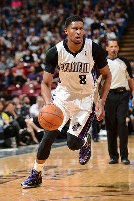 4个篮板 4个篮板